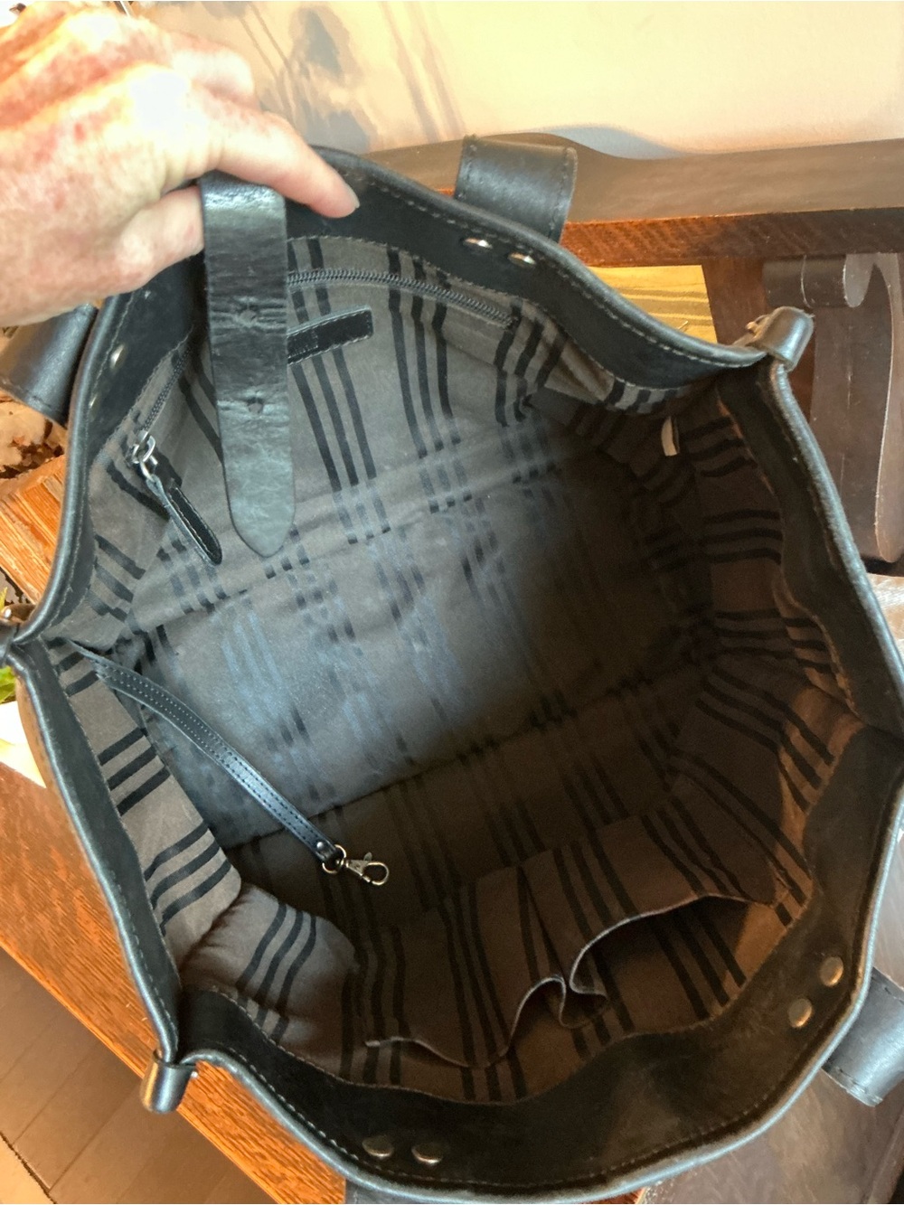 Frye Amy Leather Shopper Tote Shoulder Bag Black Retail $448 - Picture 10 of 11
